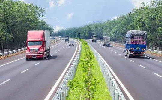 Vận hành Cổng đăng ký “luồng xanh” giảm thời gian cấp thẻ xuống còn 4 phút