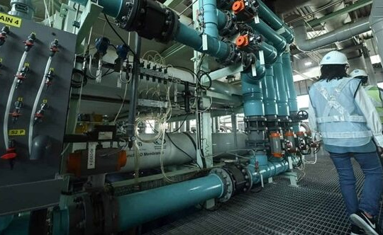 Singapore đã làm gì để "hô biến" nước thải thành nước sạch?