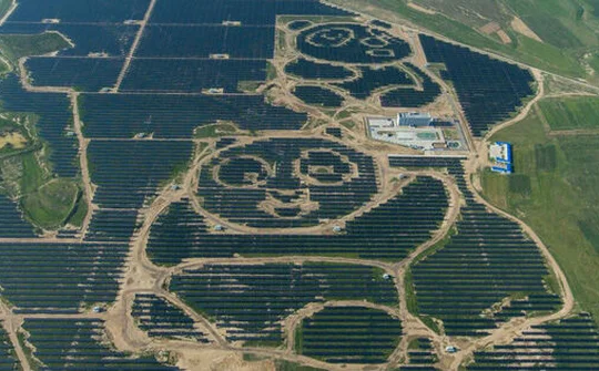 Quảng Ninh trao chứng nhận đăng ký đầu tư Dự án Jinko Solar 2
