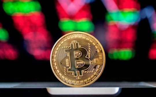 Thị trường tiền mã hóa lao dốc mạnh, hơn 400 tỉ USD "bốc hơi"