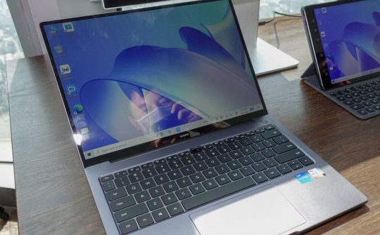 Huawei trình làng MateBook 14 trang bị màn hình hiển thị 2K