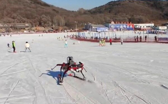 Ra mắt robot trượt tuyết có thể tranh tài với vận động viên