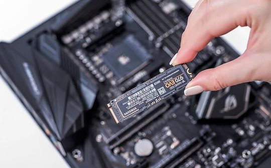 Samsung cân nhắc tăng giá ổ SSD