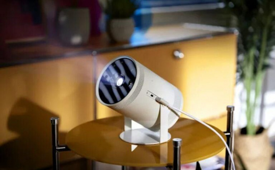 Samsung giới thiệu máy chiếu di động Freestyle, giá 899 USD