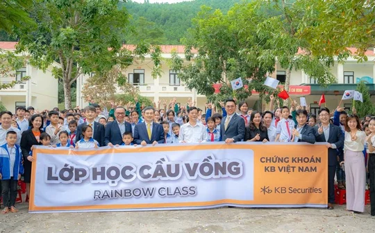 Lớp học cầu vồng đến với huyện cực nam của tỉnh Hòa Bình
