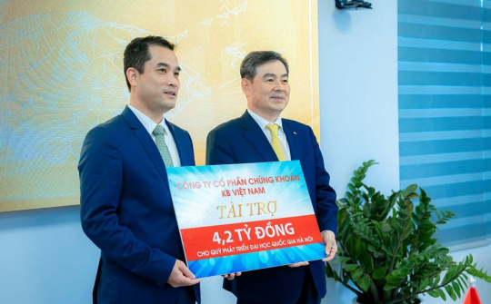Chứng khoán KB Việt Nam tài trợ cho Quỹ Học bổng ĐH Quốc gia Hà Nội