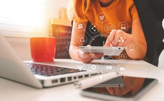 Bảo hiểm FWD ra mắt Trợ lý công nghệ Fi