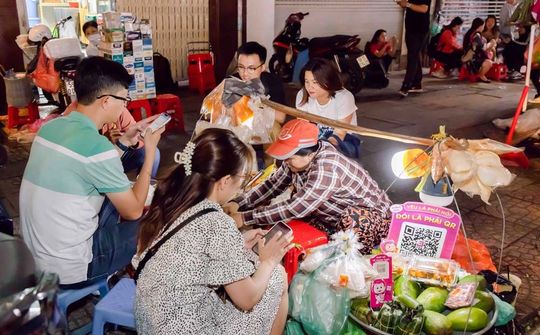MoMo ra mắt chương trình QR Săn Kim Cương