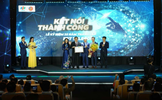 FPT Telecom kỷ niệm 25 năm thành lập và nhận Bằng khen của Bộ TT&TT