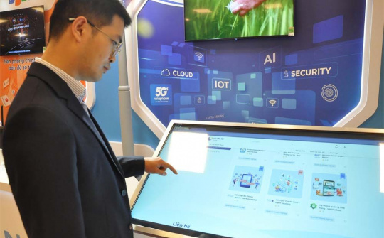 Tập đoàn VNPT: Vững tay chèo vượt qua sóng gió 2022