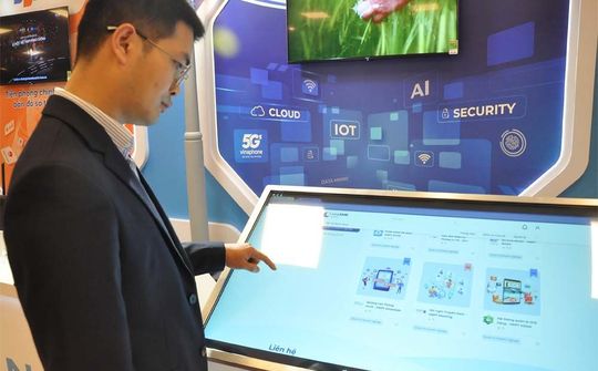 Tập đoàn VNPT: Vững tay chèo vượt qua sóng gió 2022