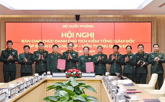 Đại tá Tào Đức Thắng nhận bàn giao Chức danh Chủ tịch kiêm Tổng Giám đốc Viettel