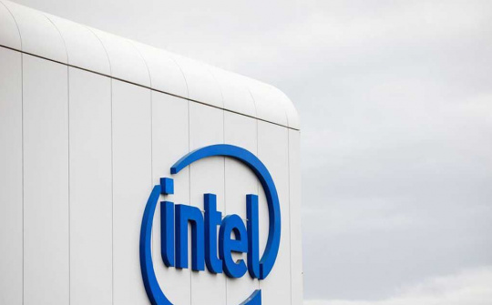 Intel đặt cược vào chip ô tô trong cuộc đua với TSMC, Samsung