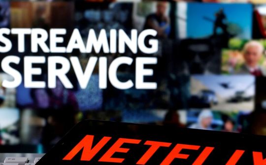 Netflix thử nghiệm chia sẻ tài khoản có tính phí 'phụ thu'