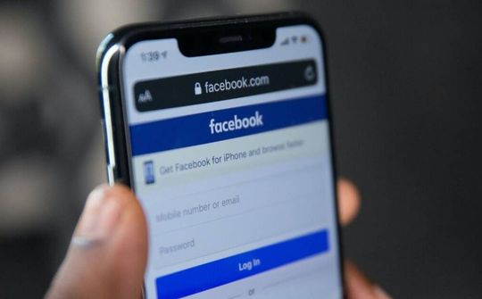 Facebook khóa tài khoản chưa bật chức năng Protect