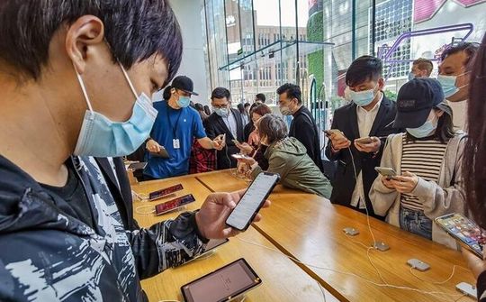Apple thống trị thị trường smartphone cao cấp