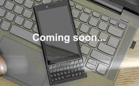 BlackBerry Key 2 bất ngờ trở lại dưới tên thương hiệu khác