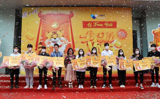 Trao thưởng chương trình LÌ XÌ VÀNG - TẾT RỘN RÀNG cùng VNPT Money