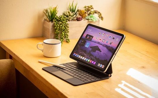 Apple bắt đầu bán iPad Air 4 tân trang