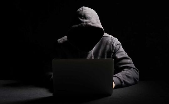 Kênh YouTube FAPTV bị hacker tấn công quảng cáo tiền mã hóa