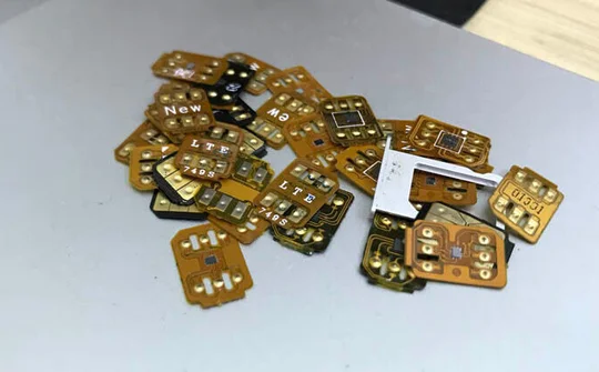 SIM ghép 'mất thiêng', người chơi iPhone lock lại xôn xao