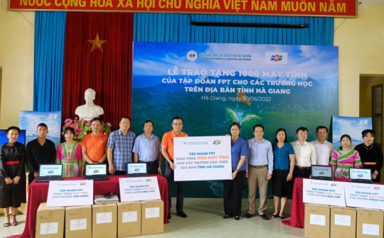 Tập đoàn FPT trao tặng 1.000 máy tính cho học sinh tỉnh Hà Giang