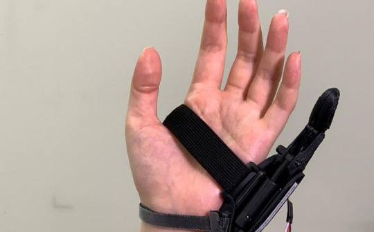 Nhật Bản chế tạo robot ngón tay thứ sáu