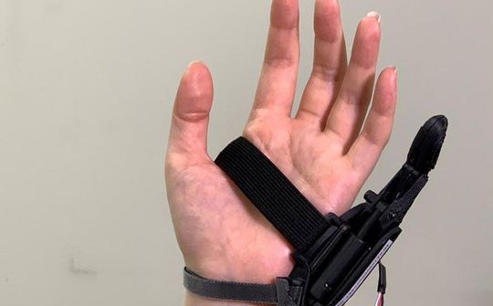 Nhật Bản chế tạo robot ngón tay thứ sáu