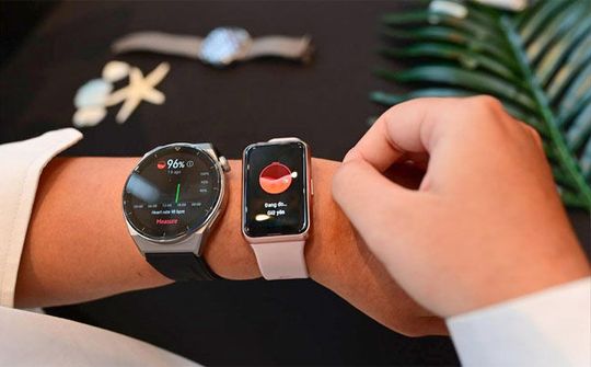 Watch Fit 2 giá chỉ còn 2,9 triệu đồng