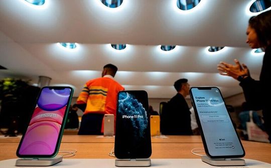 Foxconn tuyển thêm công nhân, iPhone 14 sẵn sàng được sản xuất