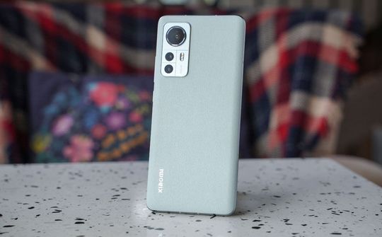 Xiaomi 12 5G giảm giá 4,54 triệu đồng tại Việt Nam