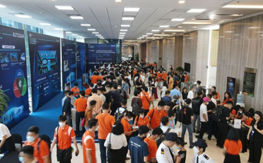 Gần 2.000 người tham dự Automotive Tech Show 2022