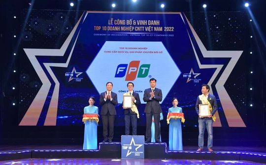 Tập đoàn FPT và 4 công ty thành viên được vinh danh Top 10 Doanh nghiệp CNTT Việt Nam