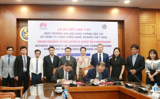 Huawei hợp tác đào tạo nhân tài số cùng 2 trường đại học tại Việt Nam