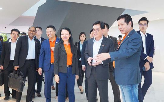 Phó Thủ tướng Singapore thăm campus FPT Software