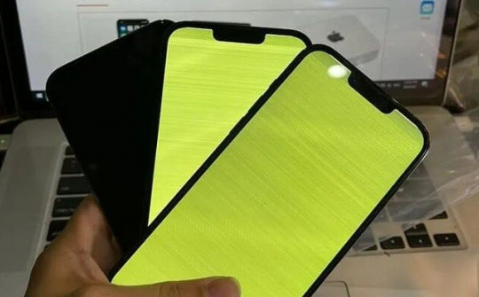 Hàng loạt iPhone 13 series lỗi màn hình sau khi lên iOS 15.6.1