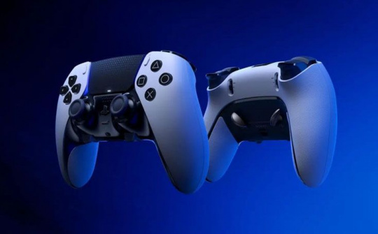 Pin của tay cầm DualSense Edge nhỏ hơn nhiều so với bản gốc