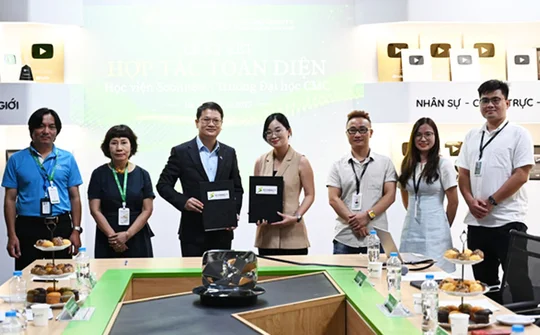 ĐH CMC và Sconnect hợp tác phát triển nhân lực công nghệ sáng tạo