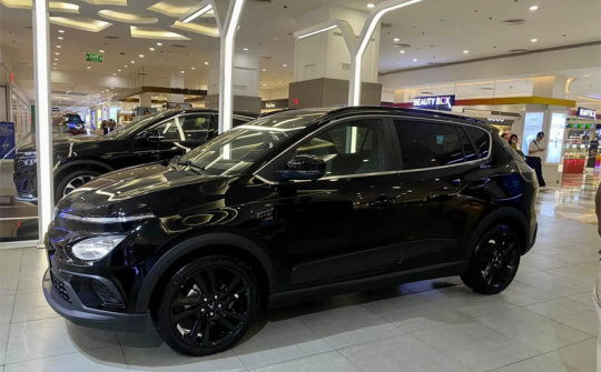 VinFast VF e34 mới xuất hiện tại một đại lý chính hãng ở Việt Nam