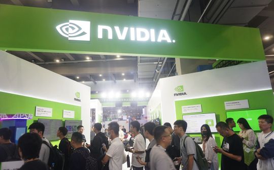 Bùng nổ chip AI, doanh thu Nvidia tăng gấp ba lần
