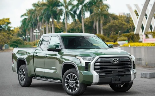 Siêu bán tải Toyota Tundra Limited 2022 về Việt Nam với giá hơn 5 tỷ đồng