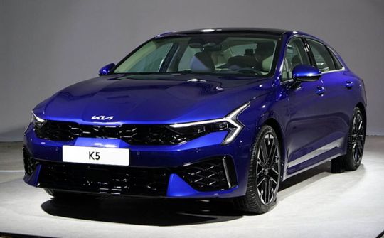 Kia K5 2024 trang bị thêm động cơ hybrid