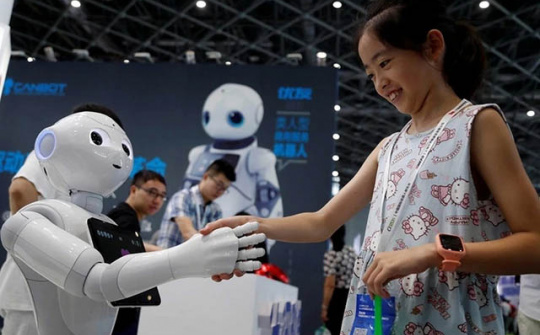 Trung Quốc muốn sản xuất hàng loạt robot hình người vào năm 2025