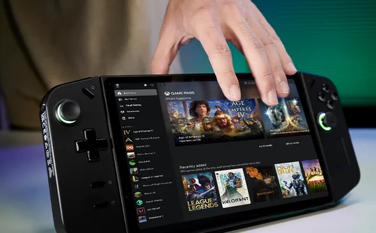 Lenovo công bố thiết bị chơi game cầm tay Legion Go mới