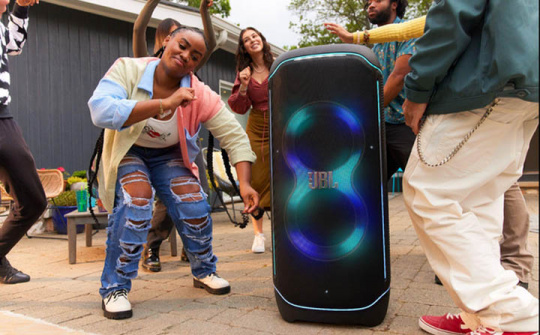 JBL trình làng loa giải trí PartyBox Ultimate, giá 39,9 triệu đồng