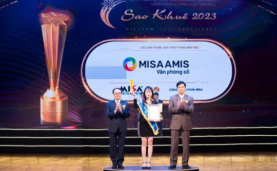 Bộ giải pháp kiến tạo văn phòng số của MISA nhận giải tại Sao Khuê 2023