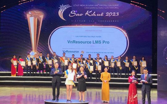 Giải pháp Đào tạo & Học trực tuyến VnResource LMS Pro vinh danh tại Giải thưởng Sao Khuê 2023