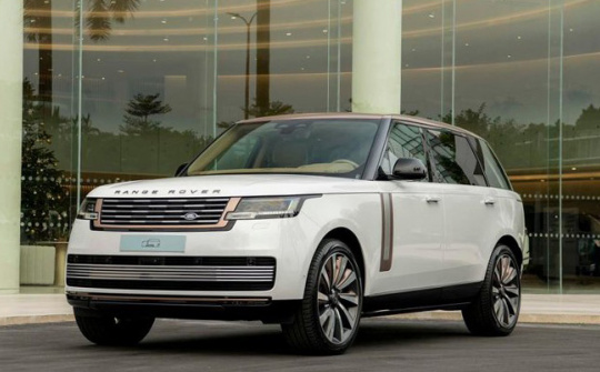 Range Rover SV có giá bán từ 16,8 tỷ đồng tại Việt Nam