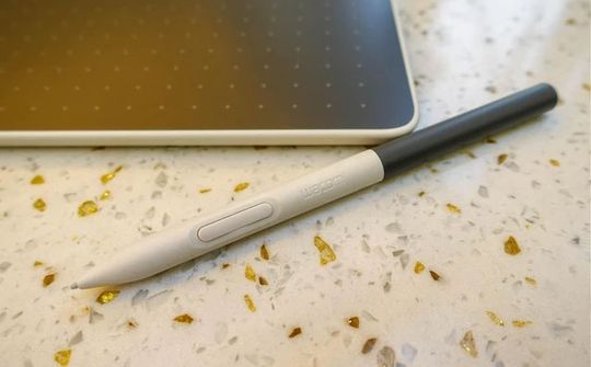 Wacom One - bảng vẽ tiện dụng cho chỉnh sửa ảnh