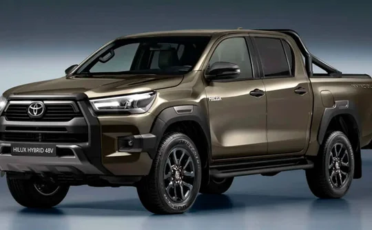Toyota Hilux hybrid ra mắt, rộng cửa về Việt Nam